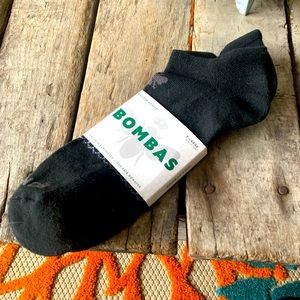 NWT Bombas black ankle length socks. XL